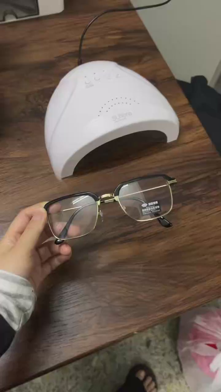 Smart zoom and intelligent color-changing lenses, 2-in-1 eyeglasses and sunglasses. Unisex minimalist silicone glasses with clear vision, nose bridge support, ergonomic design, and a lightweight everyday style